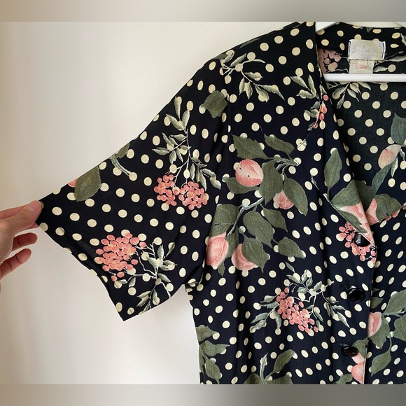 Vintage black polka dot and floral print button down short sleeve blouse - Picture 13 of 16